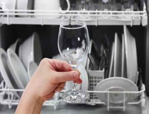 Entretien de lave-vaisselle : astiquez votre lave-vaisselle en 3 étapes !